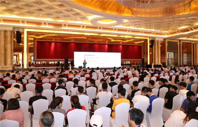 100多家企業(yè)參展、200余輛新車亮相,第四屆振威海南新能源車展盛大開(kāi)幕! 100多家企業(yè)參展、200余輛新車亮相,第四屆振威海南新能源車展盛大開(kāi)幕!