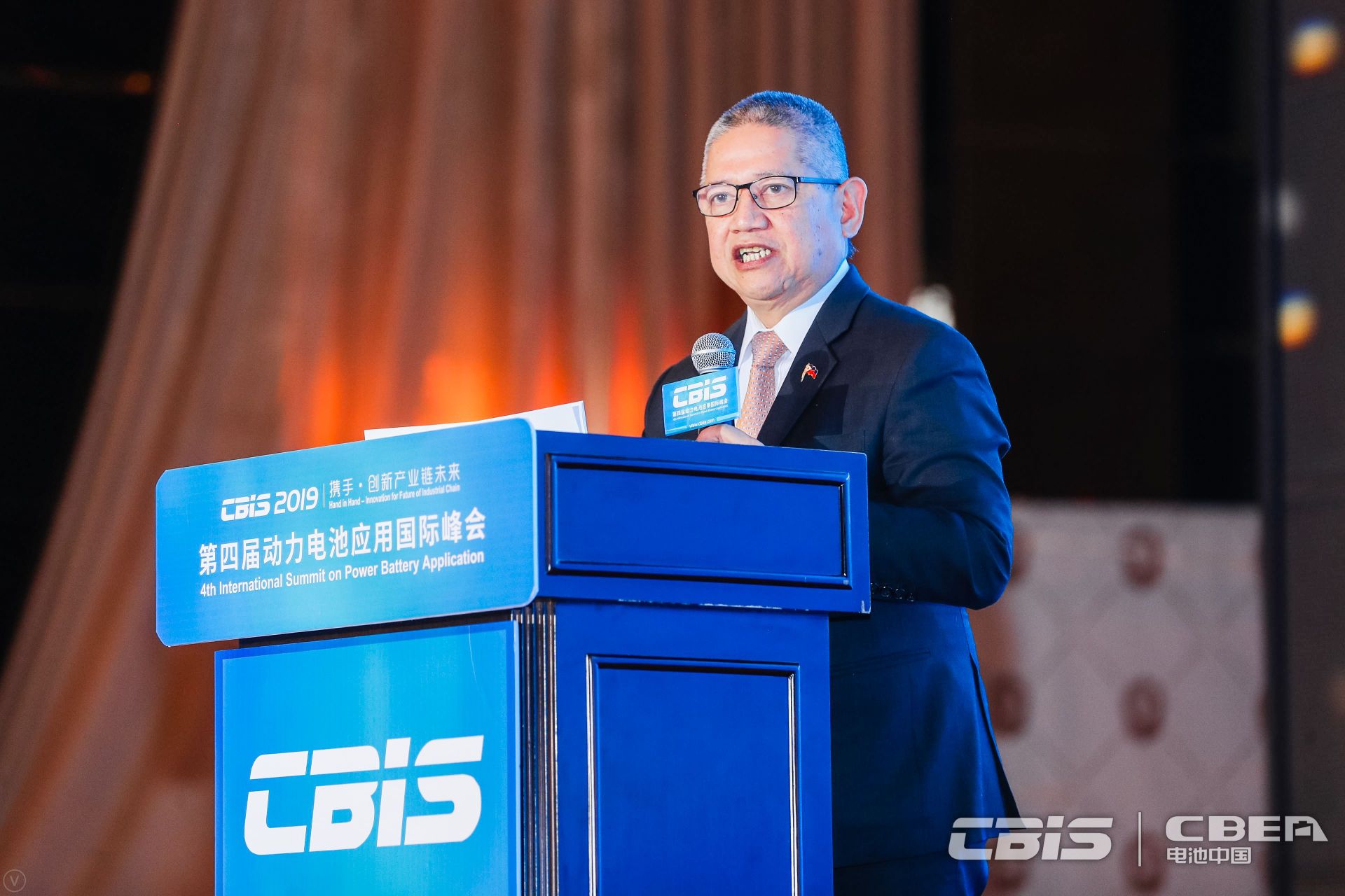 格倫·佩尼亞蘭達(dá)：菲律賓在原材料、電動(dòng)汽車(chē)和儲(chǔ)能方面充滿(mǎn)發(fā)展機(jī)會(huì)