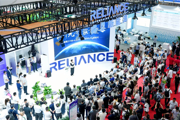 「極耳無界 能量登峰」發(fā)布會圓滿落幕：睿恩21700-6Ah電池全球首發(fā)，攜手蔡司共繪質量新篇章