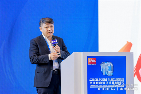 產(chǎn)業(yè)共振!大圓柱電池迎來“高光時(shí)刻” 產(chǎn)業(yè)共振!大圓柱電池迎來“高光時(shí)刻”